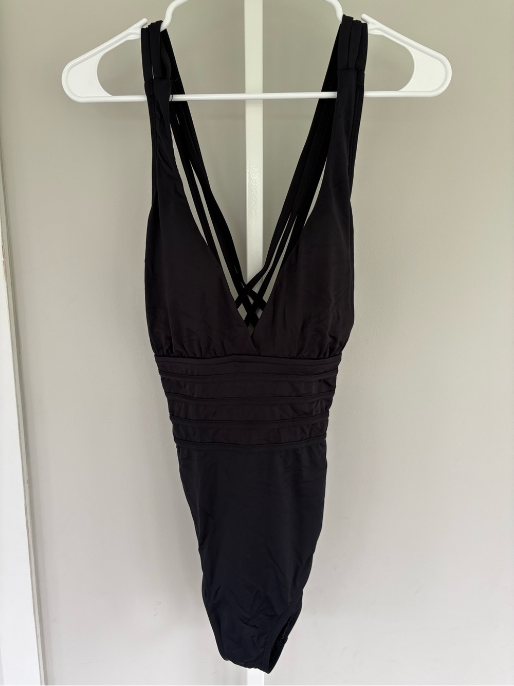 La Blanca Island Goddess Strappy Back One Piece Swimsuit Black Size L - Picture 2 of 6